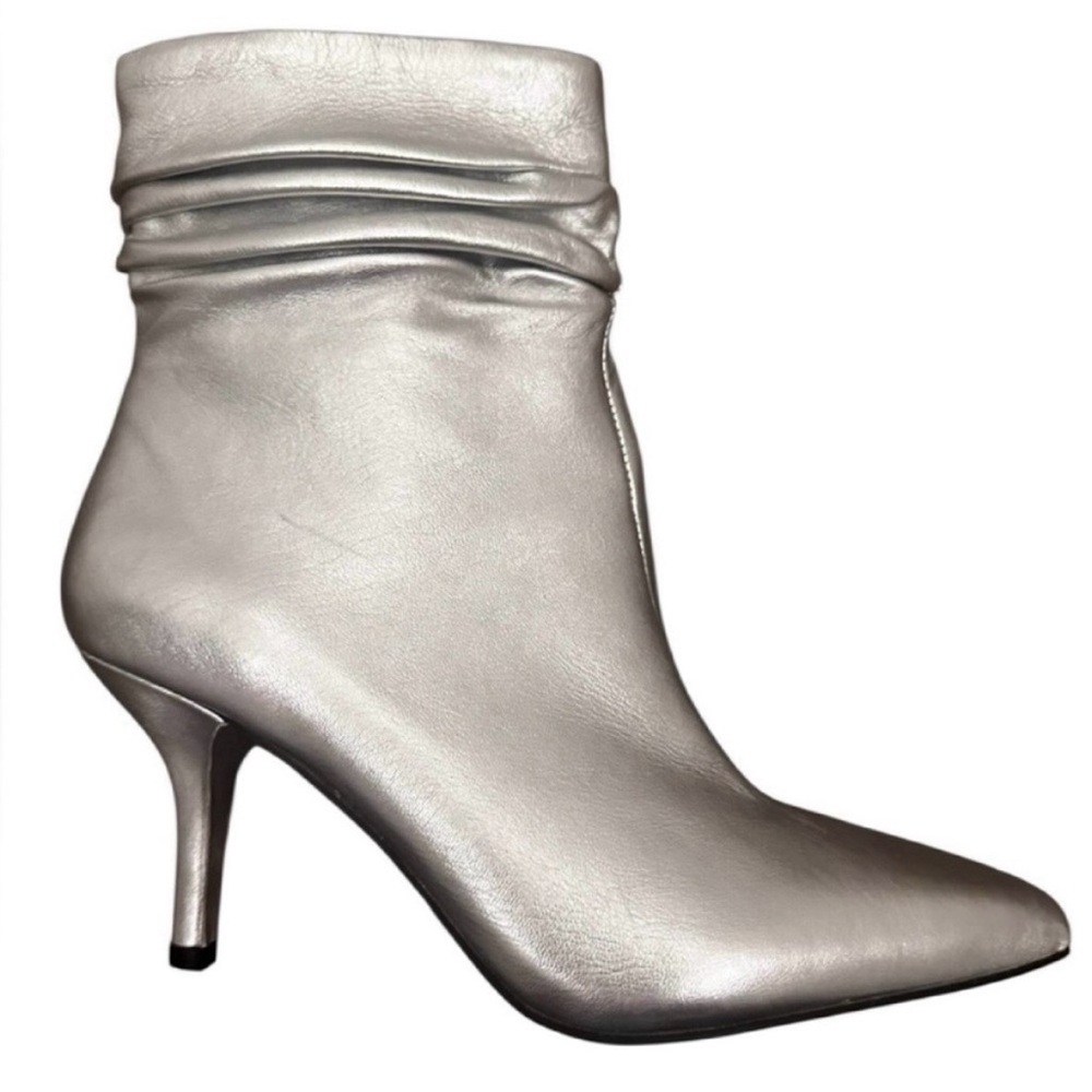 ❤️ NEW! VINCE CAMUTO Silver Abrianna Slouch Heeled Ankle Bootie - Size 8